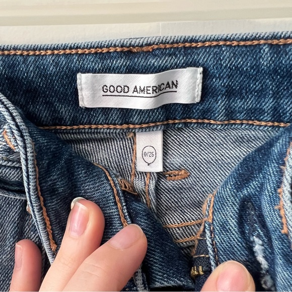 Good American 90s high rise cutoff shorts - Picture 3 of 4